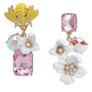 NWT Betsey Johnson Bee Floral Elegant Pink and White Earrings
